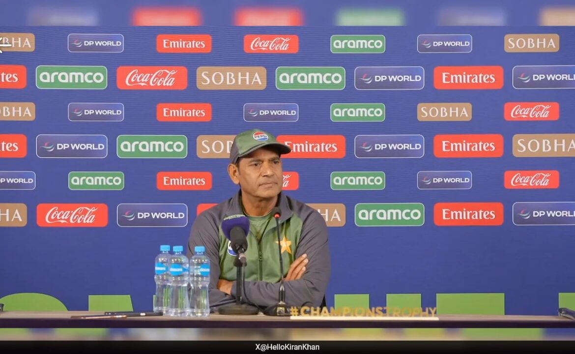 ఆకిబ్ జావేడ్ న్యూజిలాండ్ పర్యటన కోసం పాకిస్తాన్ ప్రధాన శిక్షకుడిగా కొనసాగారు
