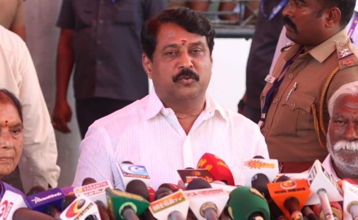 AIADMK తో అలయన్స్ ప్రకటించిన రోజు తమిళనాడు కొత్త బిజెపి చీఫ్ పొందుతుంది
