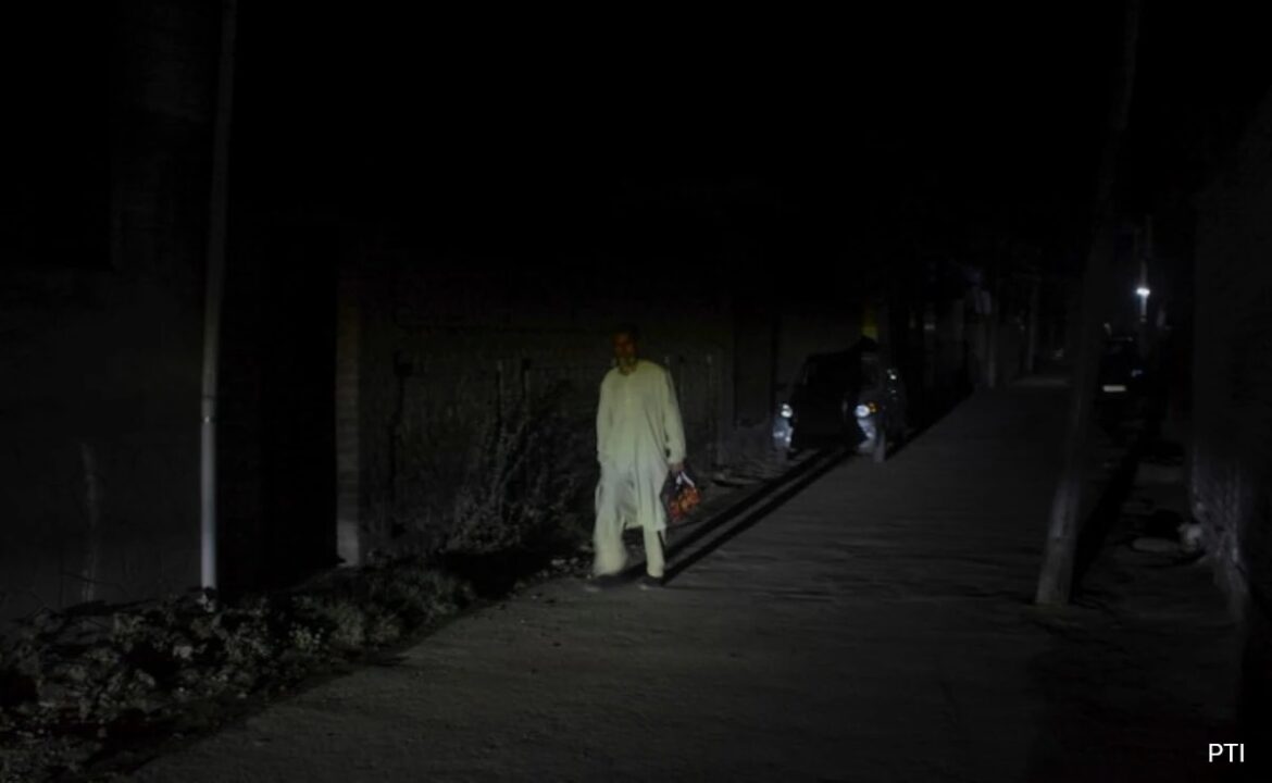 చొరబాటు బిడ్ J & K లో విఫలమైంది, పాక్ సమ్మెల తర్వాత నావల్ ఆప్స్ ప్రారంభమవుతాయి
