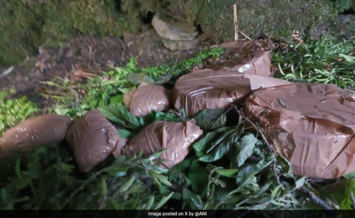 పహల్గామ్ ac చకోత తరువాత జమ్మూ మరియు కాశ్మీర్‌లో 5 బాంబులు దొరికిన టెర్రర్ హైడౌట్ బస్టెడ్
