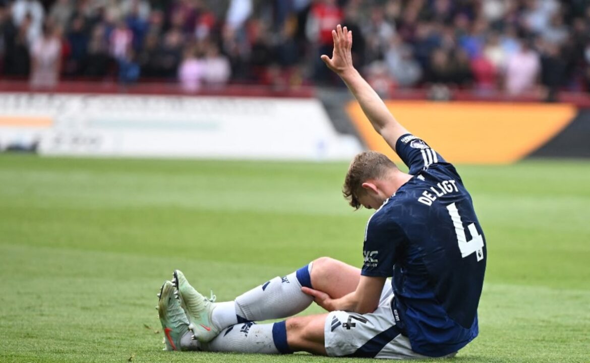 మాంచెస్టర్ యునైటెడ్ బ్రెంట్‌ఫోర్డ్ చేతిలో 4-3 తేడాతో ఓడిపోయింది, ప్రీమియర్ లీగ్ టేబుల్‌లో 15 వ స్థానంలో నిలిచింది
