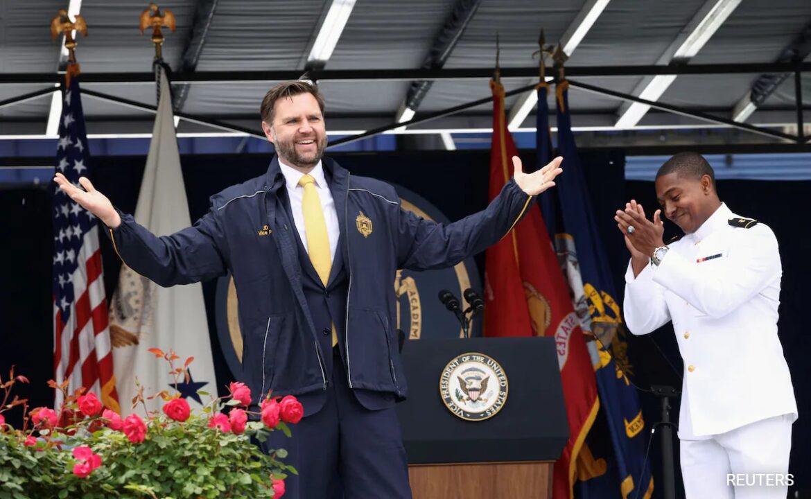 యుఎస్ వైస్ ప్రెసిడెంట్ జెడి వాన్స్ మాట్లాడుతూ డొనాల్డ్ ట్రంప్ పరిపాలనలో సైనిక శక్తిని ఉపయోగించడం "జాగ్రత్తగా, నిర్ణయాత్మకమైనది"
