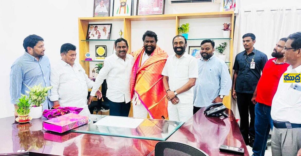 నూతన మంత్రులను కలిసిన కలిసిన - ముద్రా న్యూస్
